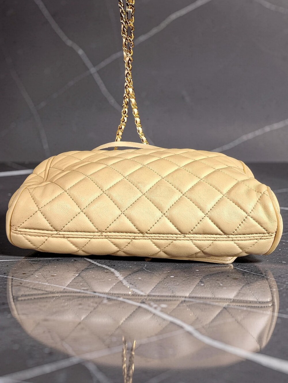 Michael Kors Sloan Quilted Leather Chain Shoulder Bag - Beige / Cream - Picture 4 of 12